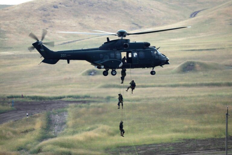 6QwWH-GJlarVYy7Om8r3F3Re0D1to1nU